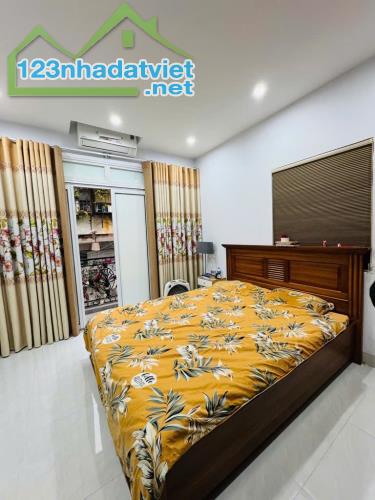 Bán nhà Cầu Giấy- 81.4m2- ngõ thông- ô tô đỗ cửa- 14 tỷ - 2