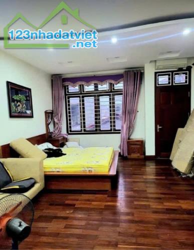 ** Cần bán nhà phan đình giót 41m2, 5 tầng ,MT 4.9m ** giá chỉ nhỉnh 9 tỷ. - 3