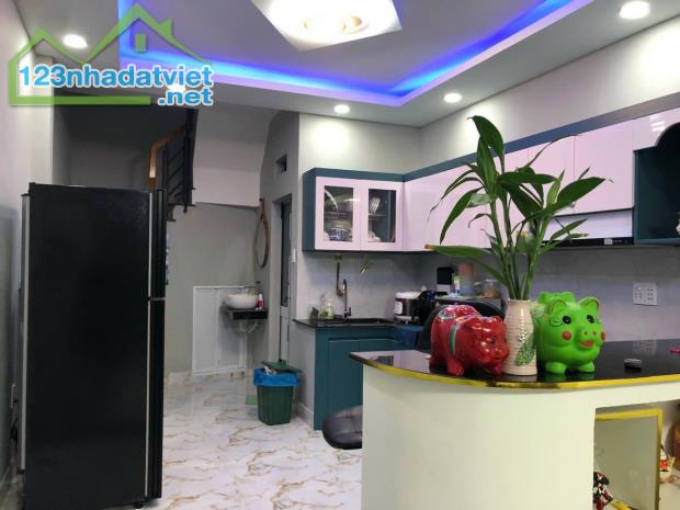 Ở NGAY! Bán Nhà 2 Tầng Xe Hơi Tránh Trường Sa, 35m2, 6 Tỷ TL - 2
