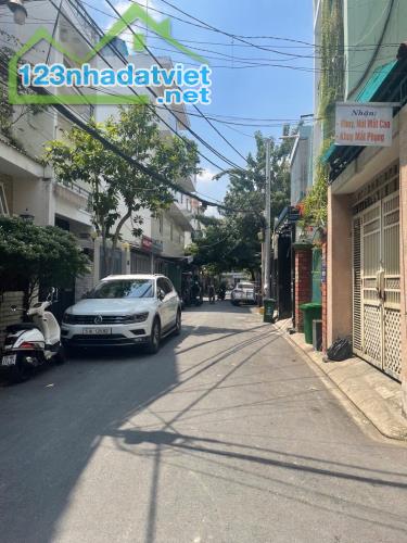 Ở NGAY! Bán Nhà 2 Tầng Xe Hơi Tránh Trường Sa, 35m2, 6 Tỷ TL