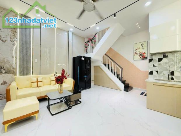 MINI HOUSE SAU CĂN MẶT TIỀN HẺM XE TẢI QUANG TRUNG - 3 TẦNG - 2PN - FULL NỘI THẤT - GIÁ