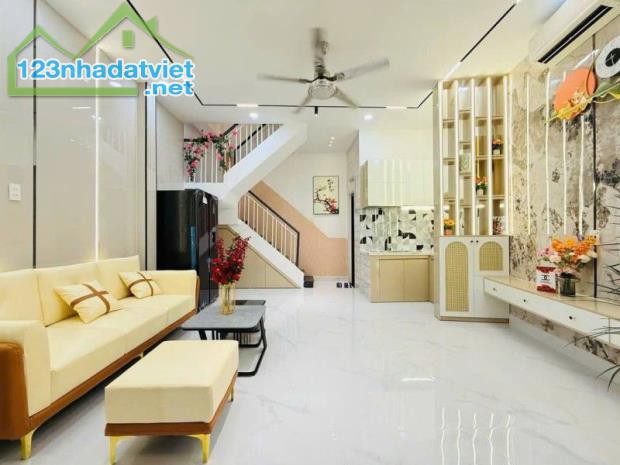 MINI HOUSE SAU CĂN MẶT TIỀN HẺM XE TẢI QUANG TRUNG - 3 TẦNG - 2PN - FULL NỘI THẤT - GIÁ - 4