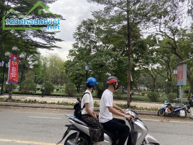 SIÊU HIẾM – MẶT TIỀN KHỦNG – 30M RA PHỐ LÊ DUẨN ĐỐI DIỆN CÔNG VIÊN – 30M RA PHỐ