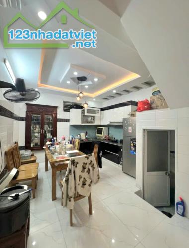 Bán nhà Phương Lưu, Vạn Mỹ, Ngô Quyền, Hải Phòng. 4 tầng, 48m2, 3,55 tỷ. Ngang 3,8m, d2