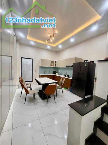 Bán nhà 4 tầng đẹp lung linh, HXH Võ Thị Hồi, gần chợ chỉ 4.4 tỷ TL. - 1