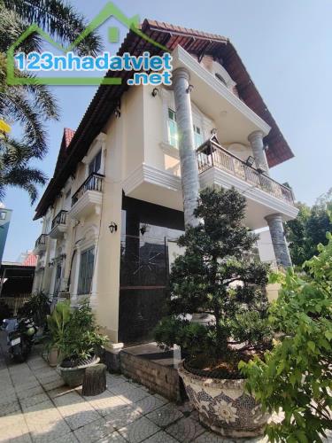 BIỆT THỰ VƯỜN ĐẸP 3 TẦNG 12 TỶ  – NGUYỄN BÌNH TT NHÀ BÈ – XE HƠI VÀO TẬN NHÀ - 4