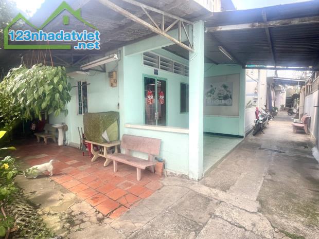 GẤP BÁN GIẢM SỐC 500 TRIỆU,NHÀ VƯỜN ĐẸP HIẾM, NGANG KHỦNG 9M, LÊ VĂN KHƯƠNG, Q12,CHỈ 4.7TỶ - 3