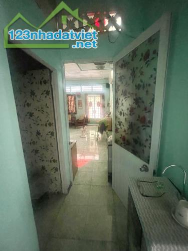 GẤP BÁN GIẢM SỐC 500 TRIỆU,NHÀ VƯỜN ĐẸP HIẾM, NGANG KHỦNG 9M, LÊ VĂN KHƯƠNG, Q12,CHỈ 4.7TỶ - 4
