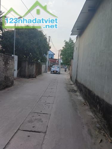Bán đất - Xã Hiền Ninh( Sóc-Sơn)- Hai Mặt Đường - Thông Ô Tô - 90 m2 -Full thổ cư -2,75 Tỷ - 1