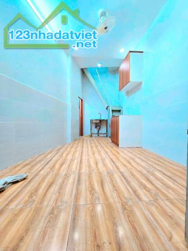 Nhà bán đường Quốc lộ-50-DT-3m x 5m)-1 trệt-2Lầu) 2 PN-2 toilet - 3