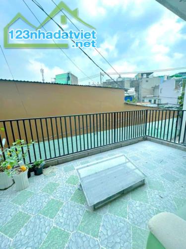 SÁT MẶT TIỀN NGUYỄN TƯ GIẢN - HẺM Ô TÔ - NGANG 4.8M - 5 TẦNG - 7 CHDV CHO THUÊ 25TR/THÁNG - 2