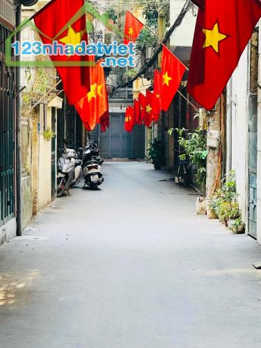 MẶT NGÕ LÊ TRỌNG TẤN - 40M RA PHỐ - PHÂN LÔ ÔTÔ TRÁNH - GIÁ 19 TỶ - 4