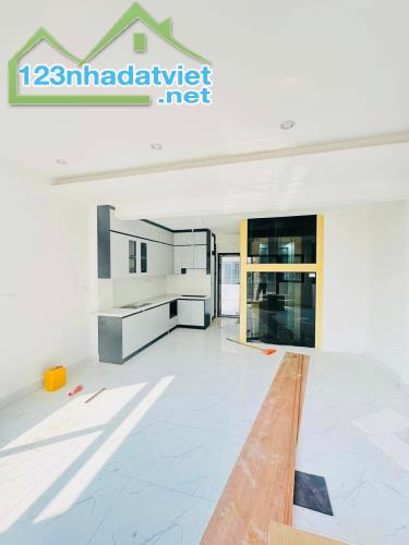 MẶT NGÕ LÊ TRỌNG TẤN - 40M RA PHỐ - PHÂN LÔ ÔTÔ TRÁNH - GIÁ 19 TỶ