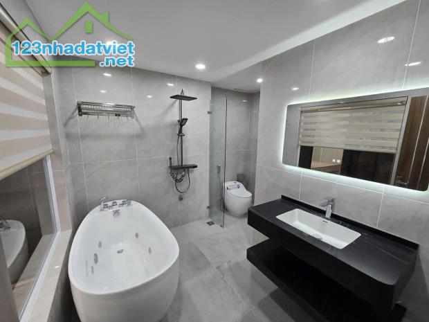 BÁN NHÀ NGUYỄN VĂN HUYÊN –LÔ GÓC 2 THOÁNG  – CÁCH PHỐ 20M. 13,6tỷ - 4