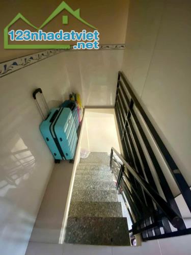 Chủ nhà cần bán gấp, chốt giá 2.99 tỷ - Nhà 3 tầng sát mặt tiền đường, ngay Gò Vấp