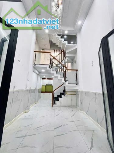 Bình Tân,hẻm ô tô, Nhà mới đẹp 5 tầng, 5PN , gần MT, Lê Văn Quới, giá rẻ.