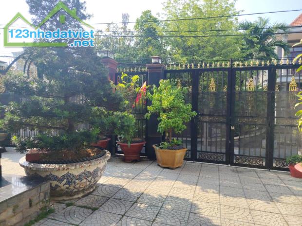 Biệt thự 3 tầng 15x30m hẻm xe hơi Nguyễn Bình ngay trung tâm Hành chính Nhà Bè giá 12 tỷ - 2