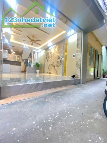 Bán nhà 2 tầng về ở ngõ 250 Thiên Lôi - 4