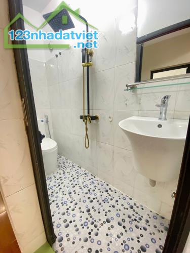 Bán nhà 2 tầng về ở ngõ 250 Thiên Lôi - 2