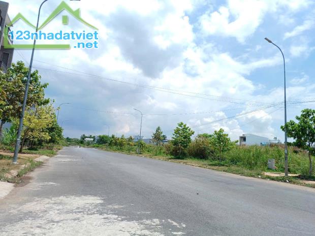 🌱 CHỈ CÒN 1 NỀN DUY NHẤT - A4 KDC TÂN PHÚ- 100m2- HƯỚNG TÂY NAM- LỘ GIỚI 28m- SỔ HỒNG