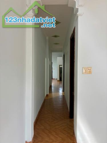 cho thuê nhà trung tâm hẻm Đào Duy Từ thông qua Phạm Ngũ Lão