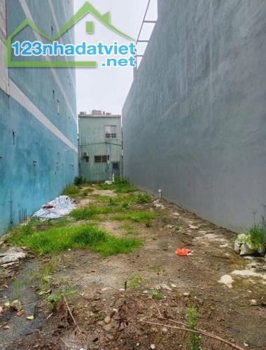 Lô đất mặt tiền đường Xô Viết Nghệ Tĩnh. Diện tích : 150m , ngang 5m . Giá : 17 tỷ TL