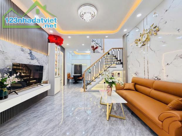 Bán nhà hẻm 3,5m thông đường Quang Trung, P.10, 3,8 x 10 nở hậu 5.3m, 3 tầng giá 5.17 tỷ t - 1