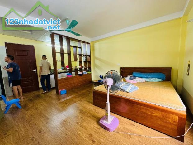 Bán đất tặng nhà Hồ Tùng Mậu – 138m², MT 5m, vỉa hè, ô tô tránh – Xây tòa nhà cực đẹp - 1