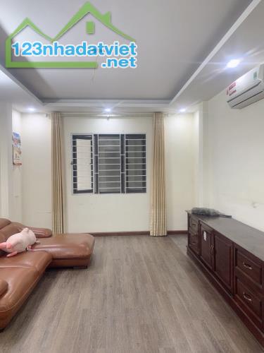 KHUYẾN LƯƠNG - 10M RA Ô TÔ - 5 TẦNG - NỘI THẤT ĐẦY ĐỦ, NGÕ THÔNG TỨ TUNG, GẦN TRƯỜNG CÁC C - 1