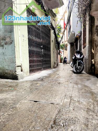 CHỦ CẦN BÁN NHÀ TẠI CẦU GIẤY NGÕ 196 NGUYỄN VĂN HUYÊN, DT 65.3/66 * 4 TẦNG , GIÁ 15 TỶ - 3