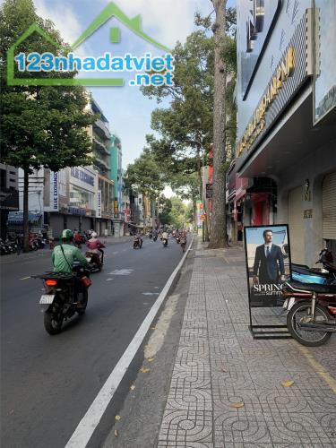 *GẤP GẤP BÁN  căn góc 2 mặt tiền Bùi Hữu Nghĩa ngay Nguyễn Trãi P7 Q5. Chỉ 11.3 tỷ