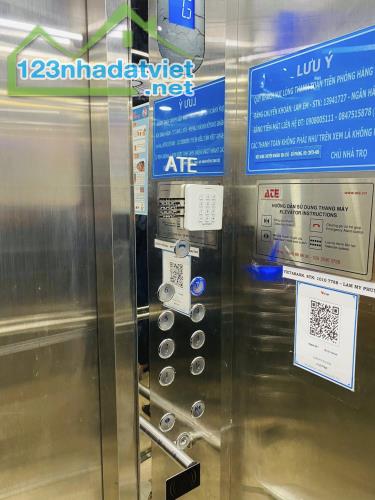 Bán nhà 8 Tầng, đường Cách Mạng Tháng 8 - Q10, 8x22m, 54 CHDV, thu 200tr, 29.9 tỷ