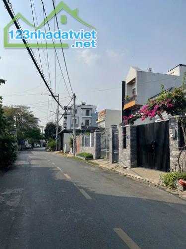 BÁN NHÀ Hóc Môn 48m2, 2PN, 2WC, giá 3.2 tỷ - 4