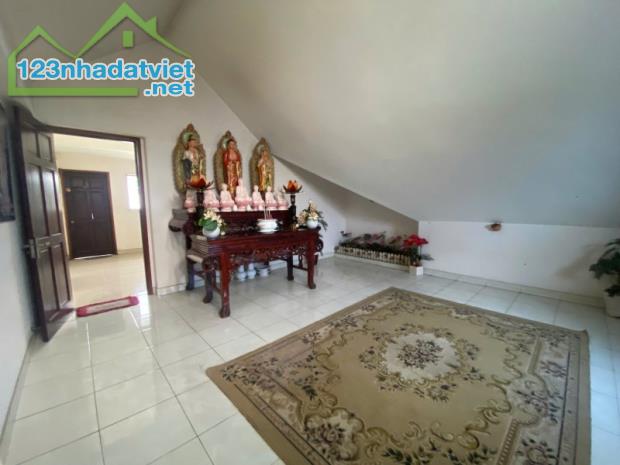 Bán BIỆT THỰ Siêu Đẳng Dĩ An, đương nhựa trước nhà 20m,giảm sock 2 tỷ - 2