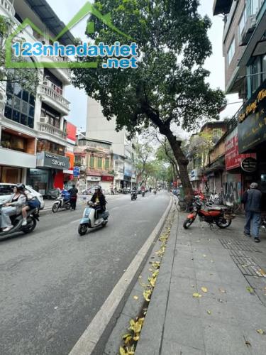 Bán nhà mặt phố Quán Thánh, 56m2, 6 tầng thang máy, nhỉnh 35 tỷ, vỉa hè rộng, kinh doanh