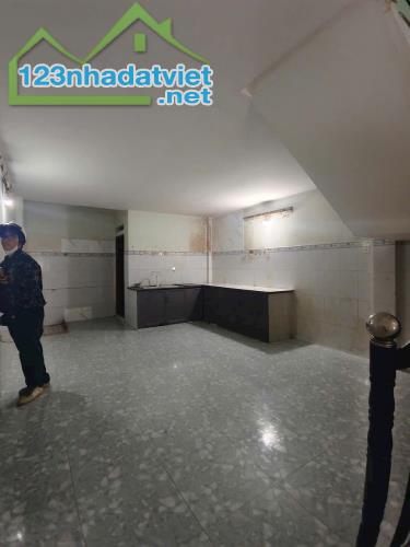 Bán nhà sổ Hồng riêng. Ngay chợ Xuân Thới Thượng. Hóc môn - 2