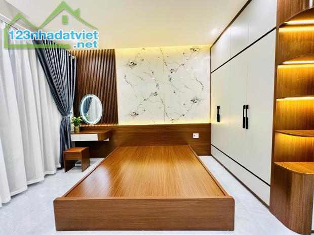 Bán nhà 4 tầng tặng full nội thất đầu đường Trường Chinh, tp Hải Dương - 1