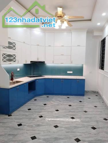 Bán Nhà Trường Chinh 38,5m2 5 Tầng 2 Thoáng Giá Chỉ Nhỉnh 7 Tỷ - 1