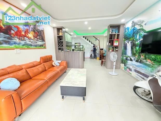 Ở NGAY! Bán Nhà 4 Tầng Cực Đẹp Trần Quang Diệu, 45m2, 6.5 Tỷ TL - 2