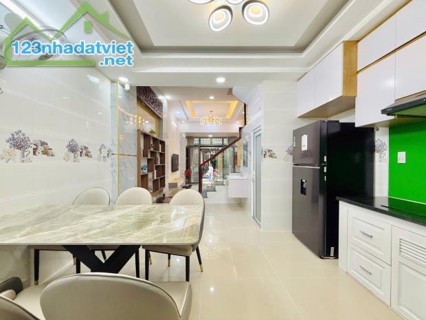 009GV – Bán nhà HXH Quang Trung Ph8, 4 tầng BTCT 4PN master, sổ riêng A4, NHỈNH 7 tỷ TL