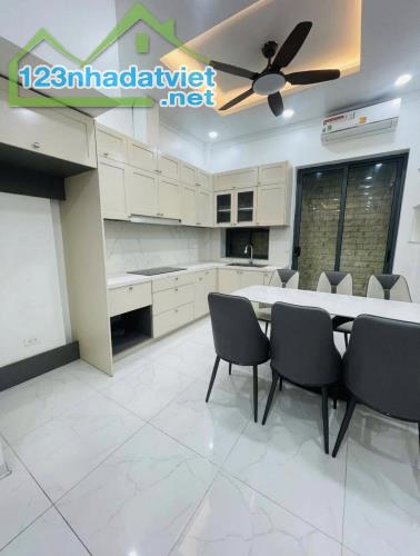 12,6 TỶ -Lô góc, đường 3 ô tô tránh, kinh doanh đỉnh - KHƯƠNG TRUNG - THANH XUÂN