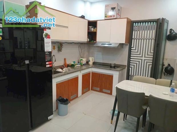 NHÀ MỚI 2 TẦNG GÓC 2MT - TRUNG TÂM QUẬN 3 CÁCH MẠNG THÁNG 8 - DÒNG TIỀN 10TR/THÁNG - TẶNG
