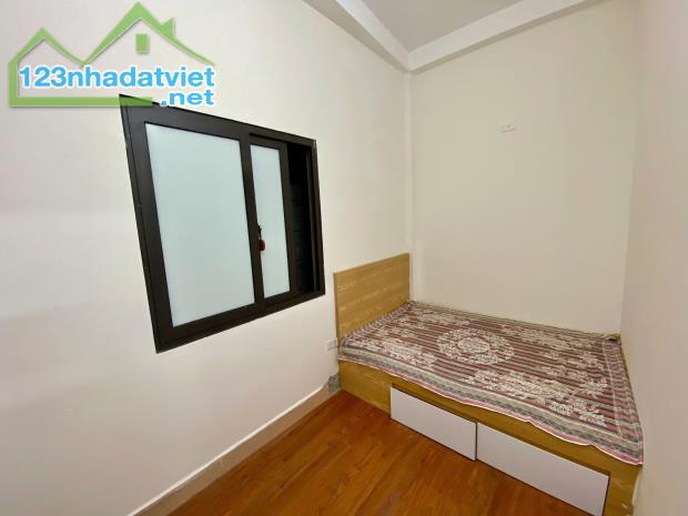 CHO THUÊ GẤP GIÁ RẺ CĂN NHÀ 5 TẦNG 4 NGỦ 40 M2 - ĐẦY ĐỦ TIỆN NGHI CHỈ VIỆC Ơ - 13 TR - 2