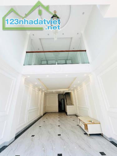 🏠 BÁN NHÀ MẶT PHỐ ĐÀM QUANG TRUNG – LONG BIÊN - 51m² – MT 4m - Giá: 16,85 tỷ