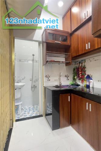 Nhà Đẹp Công Nghệ Thông Minh 5.0 Nguyễn Hồng Đào Tân Bình, 2 Tầng 2PN. Chỉ nhỉnh 3 Tỷ - 3