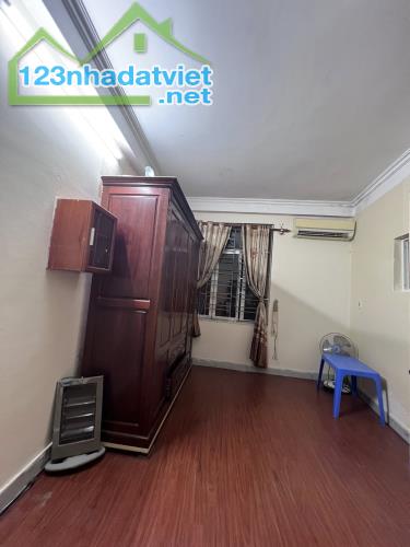 Bán nhà đẹp lô góc ngõ 559 Lĩnh Nam, VF3 lùi tận cửa, giá 5 tỷ - 1