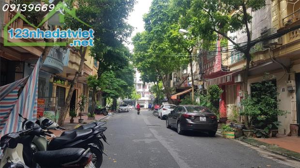 Phân lô Trung Kính 6 tầng, vỉa hè, lô góc 3 ô tô tránh, 3 mặt thoáng, 3 ô tỗ đỗ cửa, giá - 2