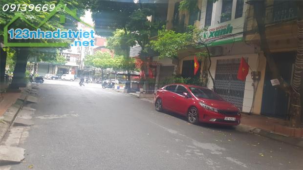 Phân lô Trung Kính 6 tầng, vỉa hè, lô góc 3 ô tô tránh, 3 mặt thoáng, 3 ô tỗ đỗ cửa, giá - 4