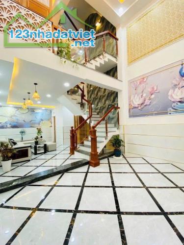Hẻm Xe Hơi Sát Mặt Tiền 45m2 - Chỉ 5 Tỷ Hơn - 4 Tầng 3PN - 2