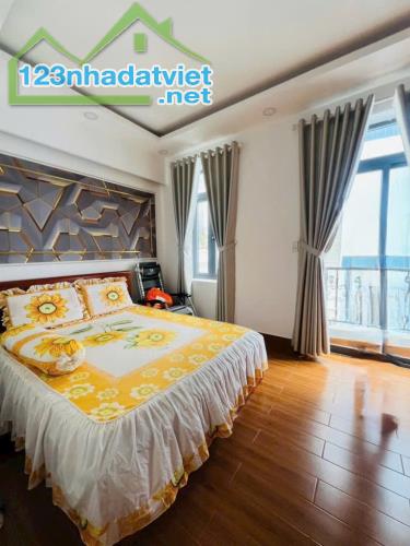 Hẻm Xe Hơi Sát Mặt Tiền 45m2 - Chỉ 5 Tỷ Hơn - 4 Tầng 3PN - 4